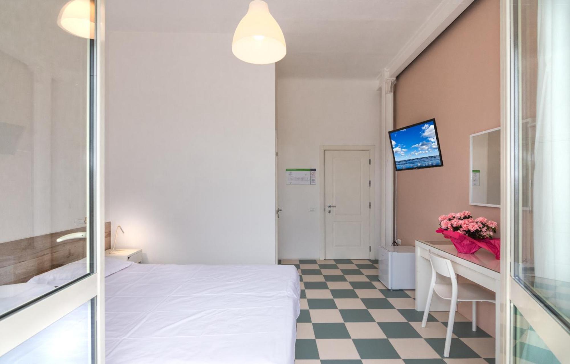 Hotel Happy Marina di Pietrasanta Extérieur photo