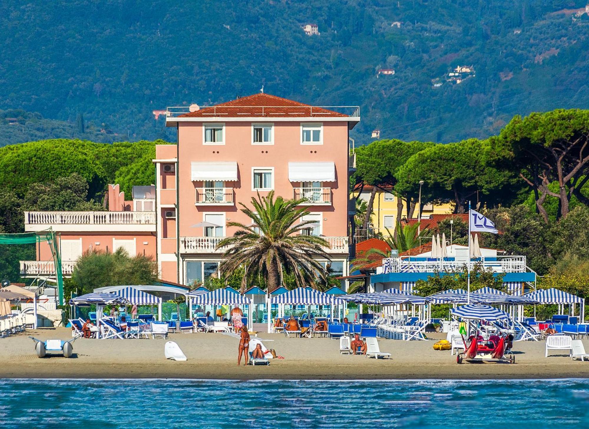 Hotel Happy Marina di Pietrasanta Extérieur photo