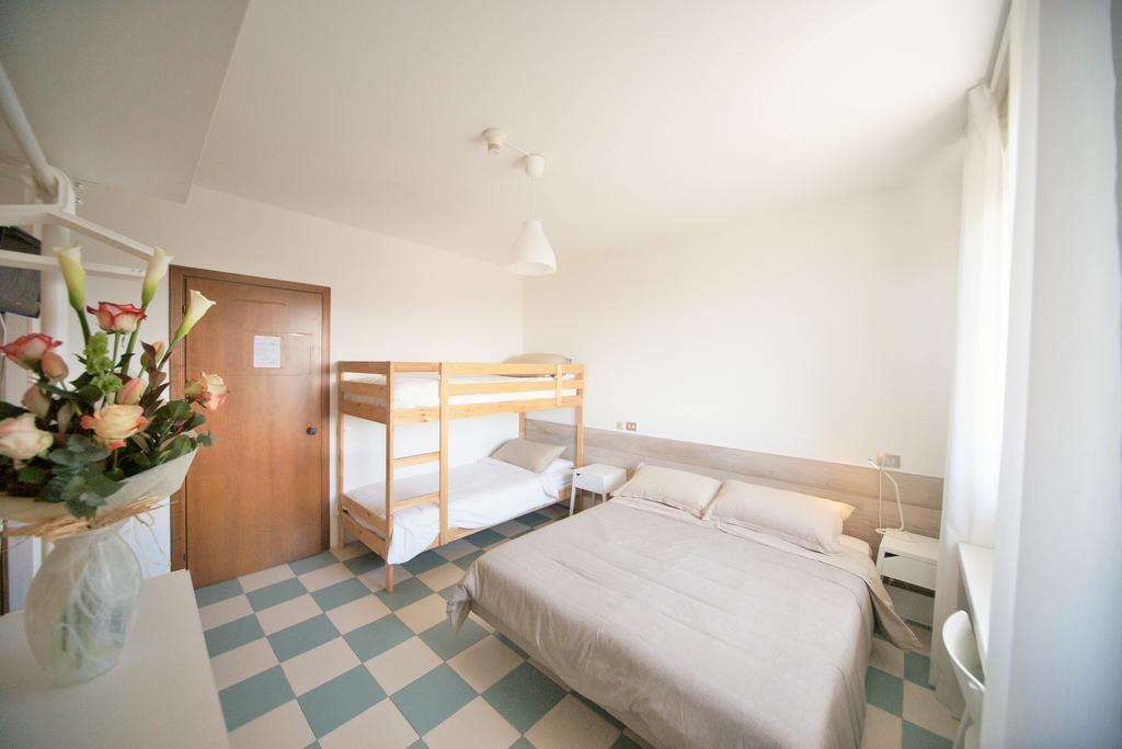 Hotel Happy Marina di Pietrasanta Extérieur photo